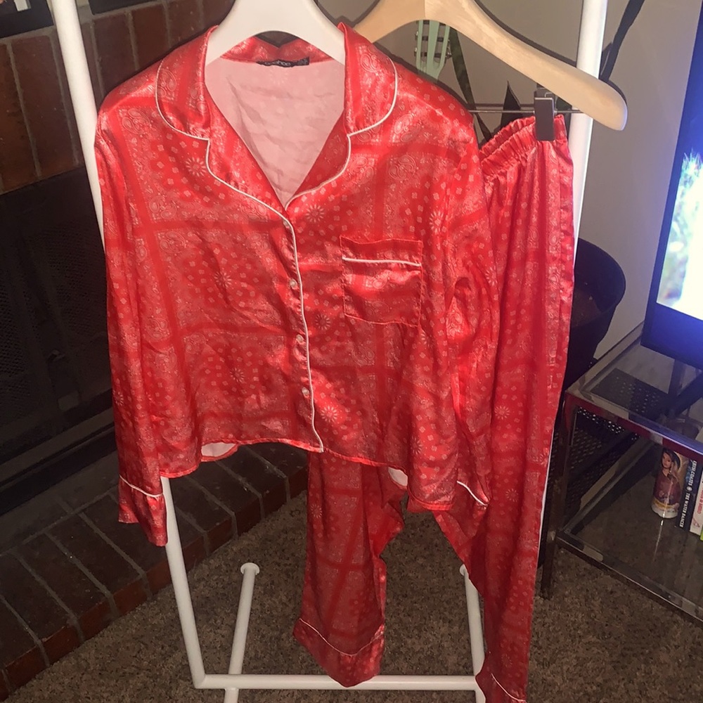 ❤️Red Bandana BooHoo PJ Set❤️